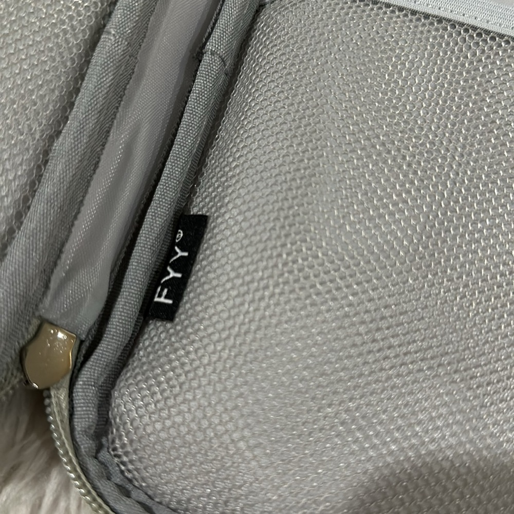 Fyy purple Nintendo ds carrying case - Picture 4 of 5
